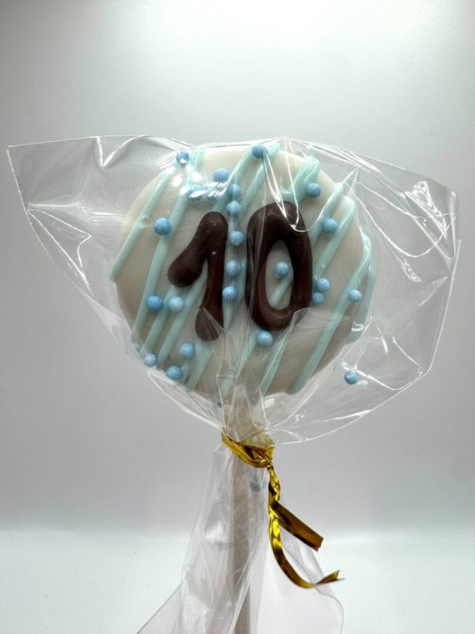 Messi cake pop with number 10